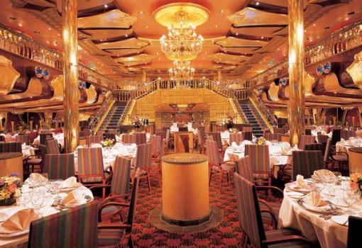 El Gran Restaurante del buque el Golden Olympian 